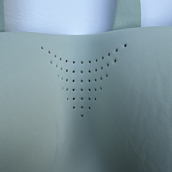 Victoria's Secret Sports Bra Size 34DD Sage Green Featherweight Max Sports Bra - Picture 6 of 8